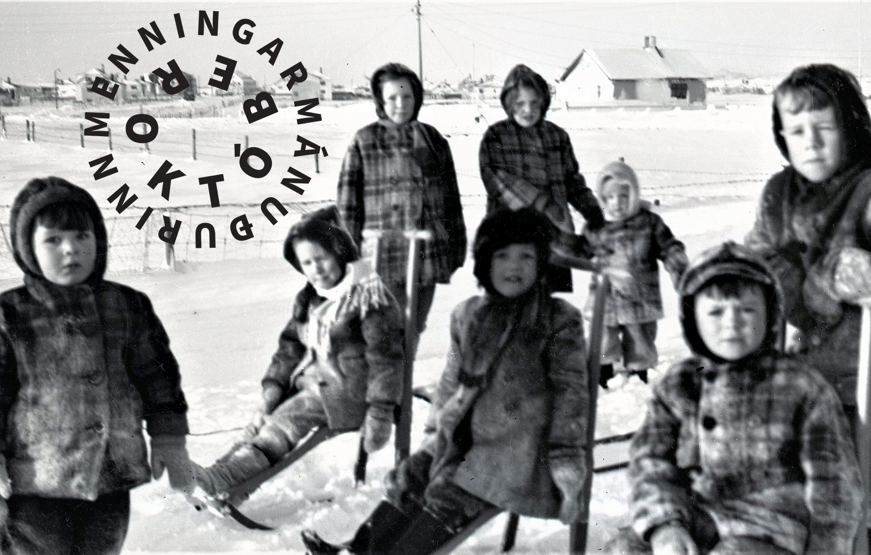 Born-ur-hverfinu-innan-lodar-a-Austurvegi-60-ca-1953